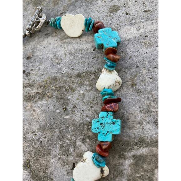 SALE. Handmade Southwestern Turquoise & Cream Statement Necklace - Picture 4 of 5